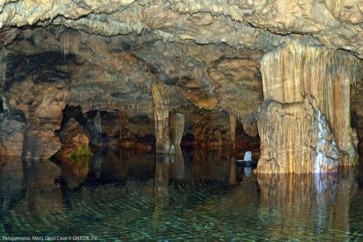 Afbeelding met natuur, grot, Ondergronds meer, Stalagmiet

Door AI gegenereerde inhoud is mogelijk onjuist.