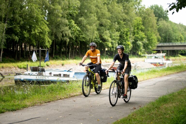Fietsers in Doornik